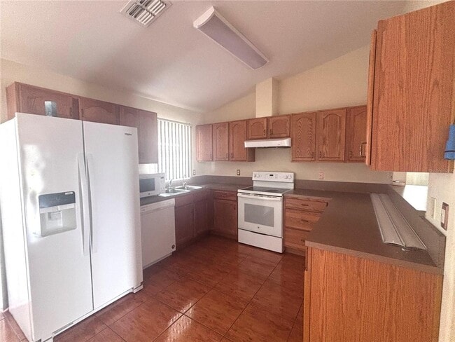 Building Photo - Poinciana Home