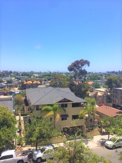 Building Photo - COMING SOON! Light & Bright 1 Bedroom/1 Ba...