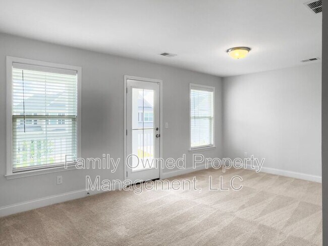 Building Photo - 302 Red Leaf Blvd