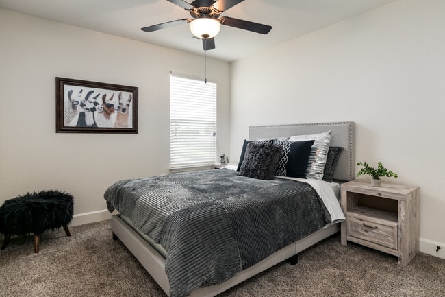 Building Photo - 407 NE 194 Terrace