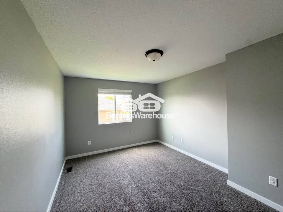 Building Photo - 645 Northview Dr