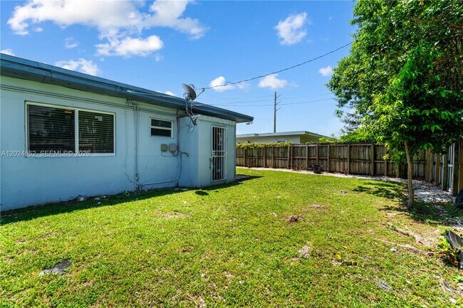 Building Photo - 22300 SW 117th Ave