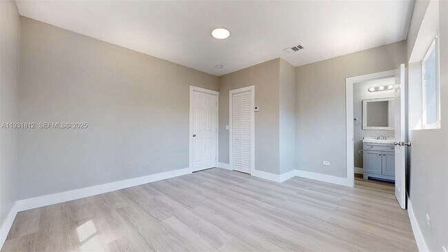 Building Photo - 74 W 15th St