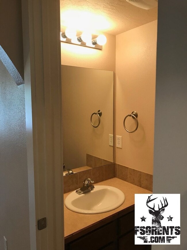 Building Photo - 9938 W Rosecroft Ct