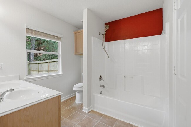 Building Photo - 1004 Oak Glen Dr