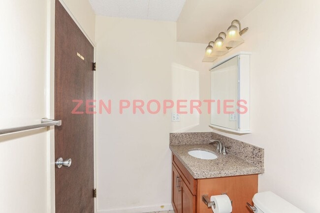 Building Photo - 1 Bdrm 1 Bath 1 Parking at Makiki Hillside