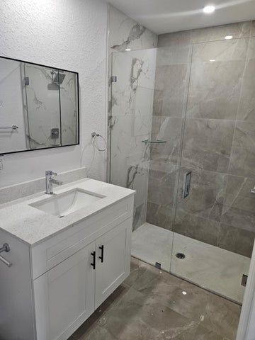 Building Photo - 5029 Sunrise Blvd