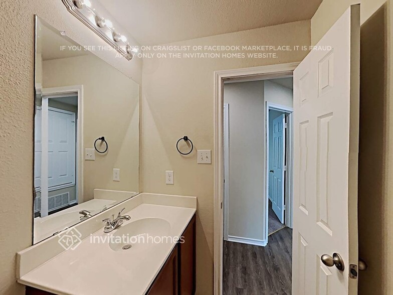 Building Photo - 6520 Chalk River Dr