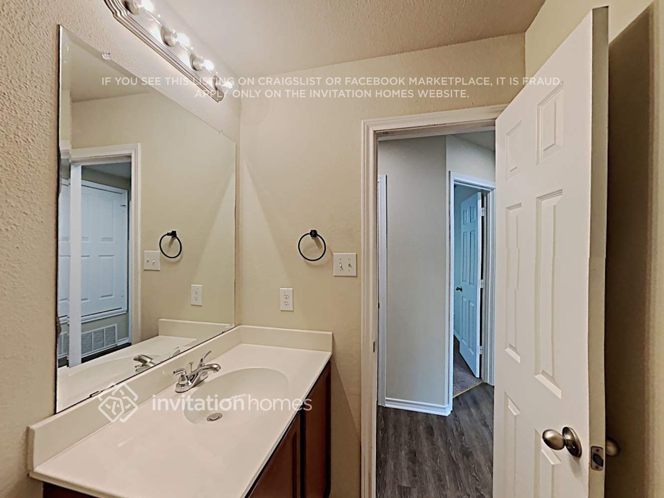 Building Photo - 6520 Chalk River Dr