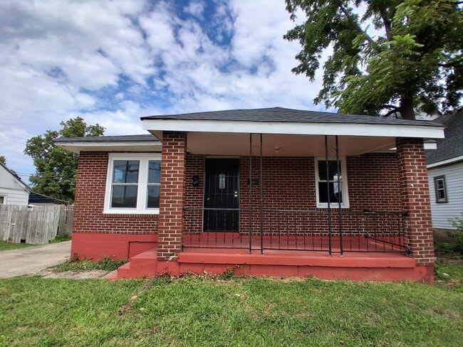 Primary Photo - 1497 E Fairchild St