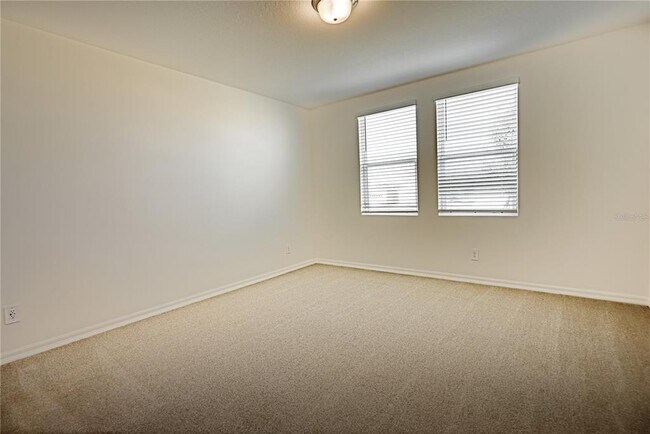 Building Photo - 5521 Clove Row