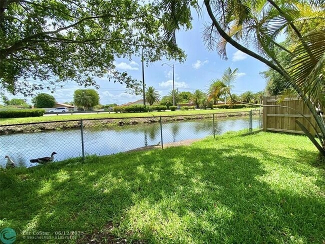 Building Photo - 416 SW 96th Ct