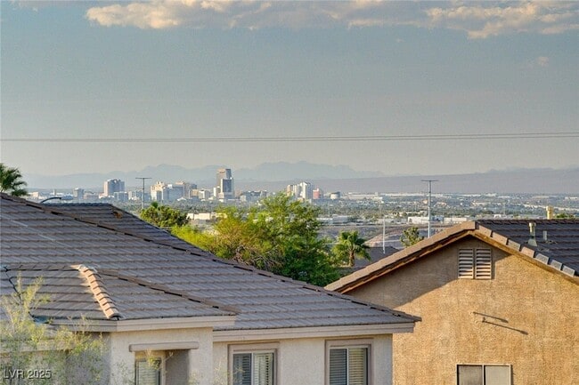 Building Photo - 1068 Riddle Glen St