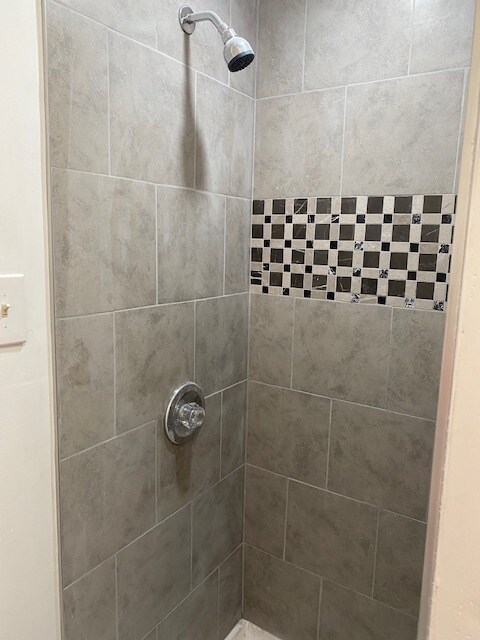 Building Photo - 10 N 42nd St