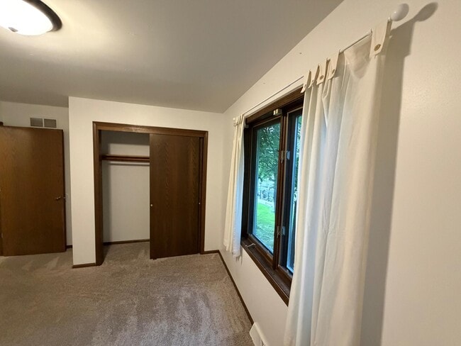 Building Photo - 2568 Pebble Valley Rd