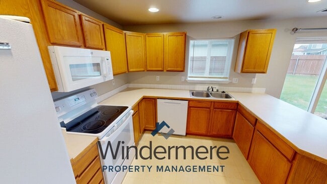 Building Photo - 1243 SE Newgate Dr