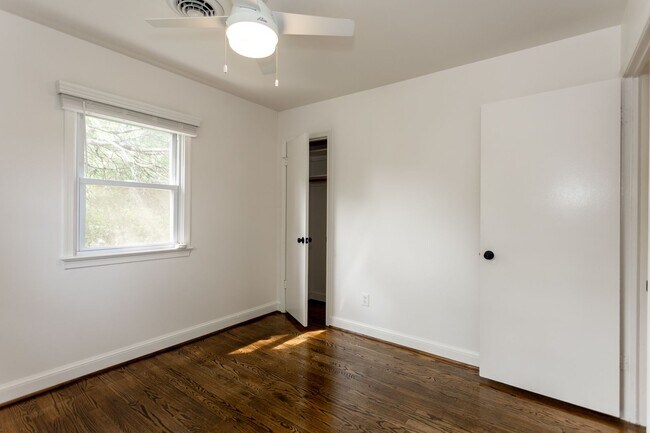 Building Photo - 9113 Taylor St