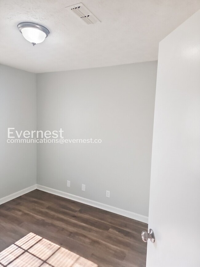 Building Photo - 3-Bed/2-Bath/ Pet Friendly/Available Soon!