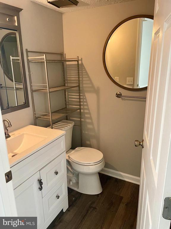 Building Photo - 17 Cranberry Ct