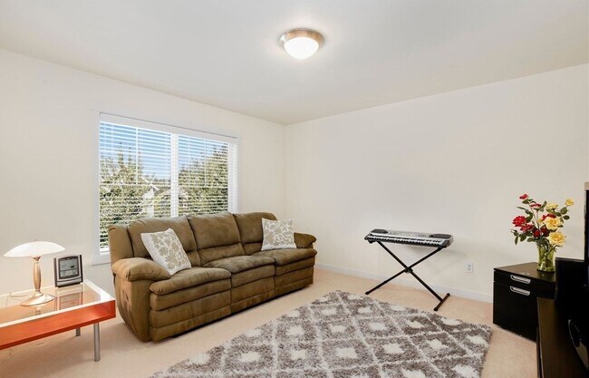 Building Photo - Snoqualmie home for rent - 3 bed, 2.5 bath, spacious loft.