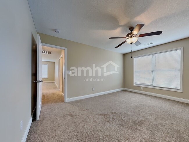 Building Photo - 3419 Greentree Ln