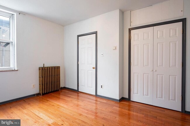 Building Photo - 1327 Snyder Ave