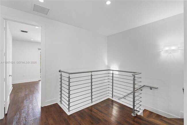 Building Photo - 6432 NW 104th Ct