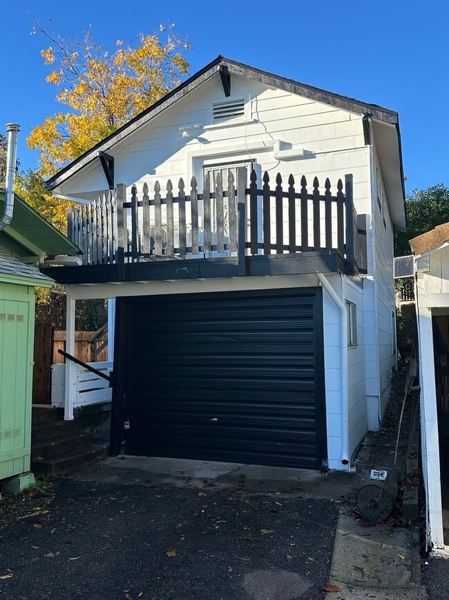 Primary Photo - Chestnut-1918/1920