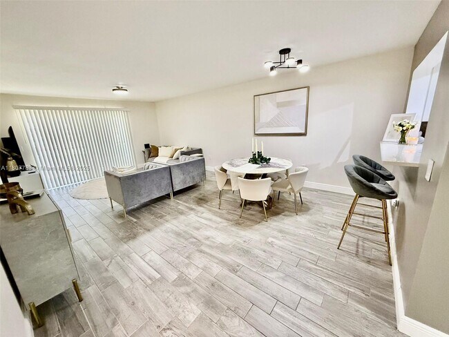 Building Photo - 300 Promenade Dr