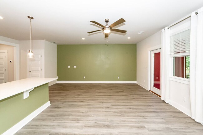 Building Photo - 7722 Park Gate Dr