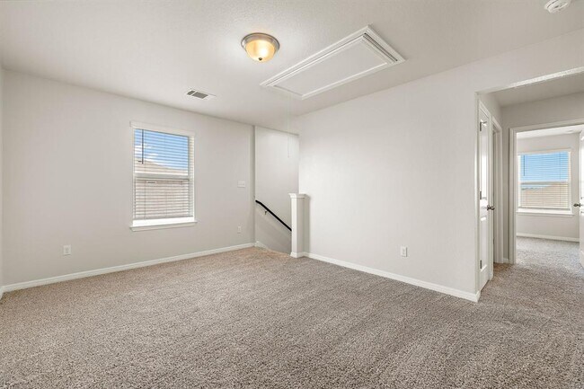 Building Photo - 120 Longmount Cv