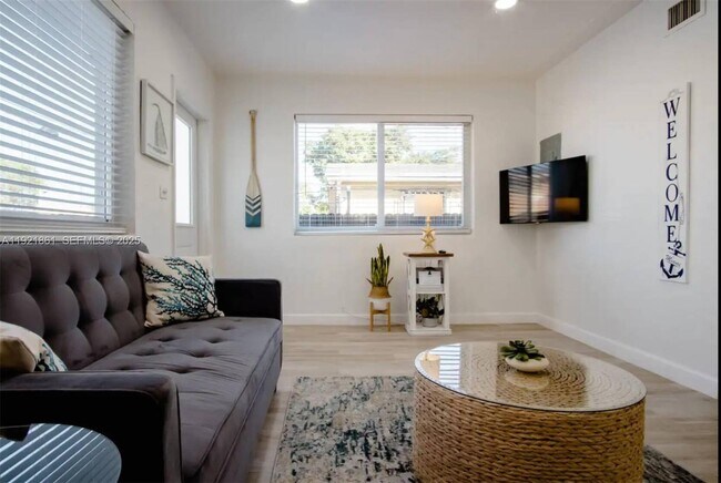 Building Photo - 2160 NW 18th Terrace