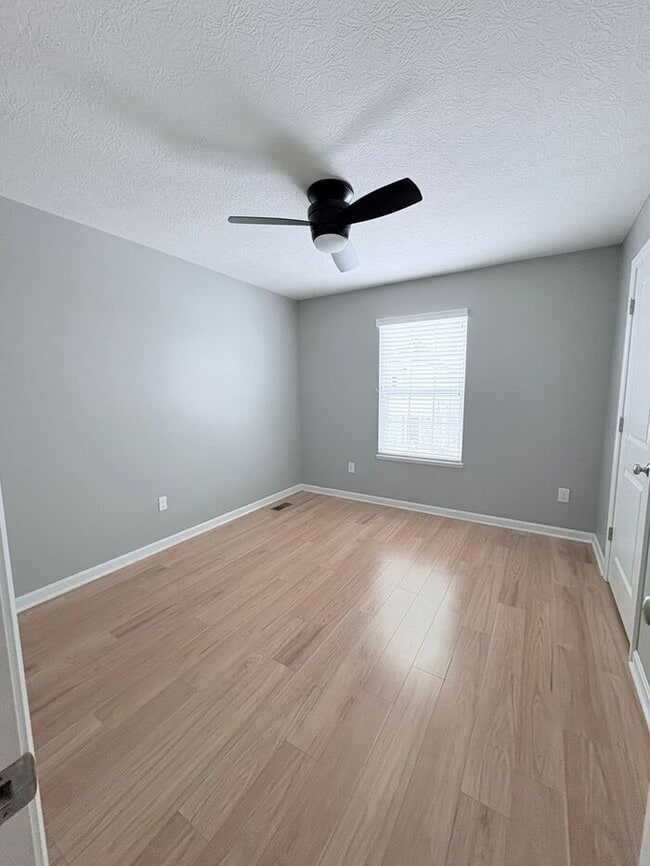 Building Photo - Charming 3 beds 2.5 bath in Blacklick!