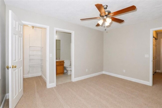 Building Photo - 303 Brookside Way