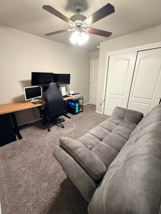 Building Photo - 1418 Santa Thomas St