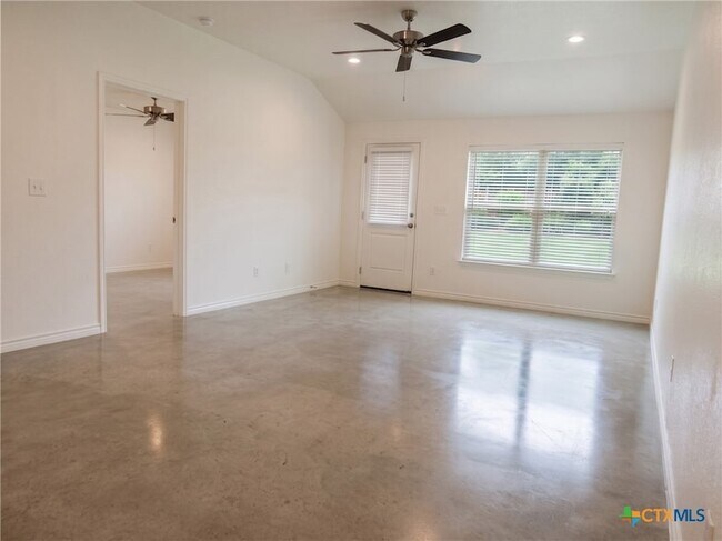 Building Photo - 514 Lost Trl
