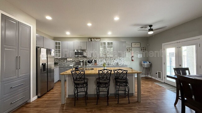 Building Photo - 3552 N Excalibur Pl