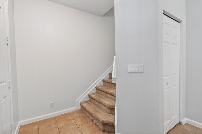 Building Photo - 4582 Danson Way