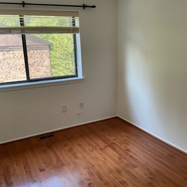 Building Photo - 8946 Skyrock Ct