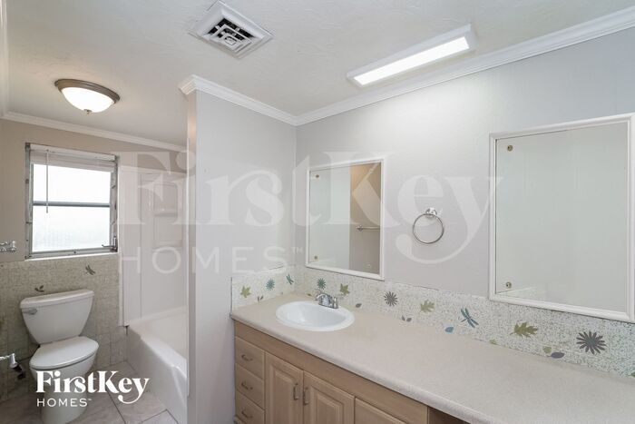 Building Photo - 2770 Sunset Beach Dr