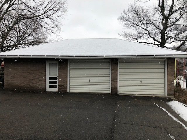 garage - 158 Albany Ave