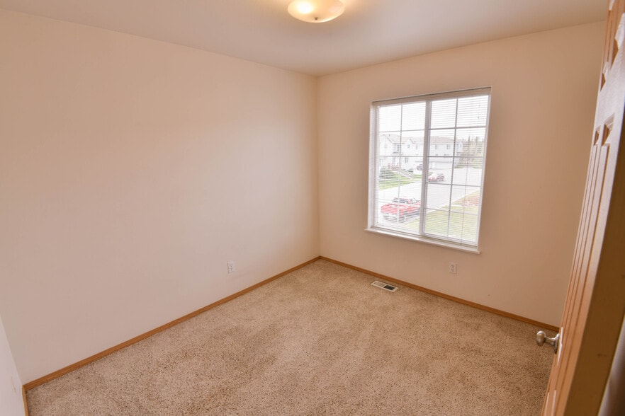 Building Photo - 6903 Gold Kings Ave