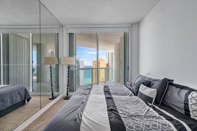 Building Photo - 16400 Collins Ave