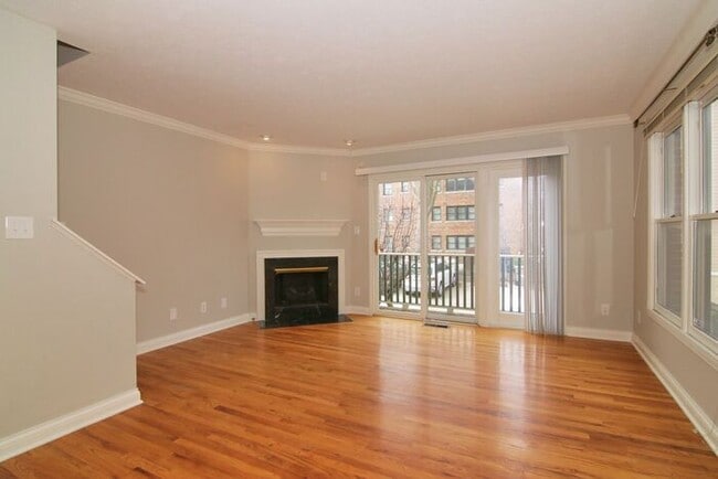 Building Photo - Beautiful Mass Ave Townhome!