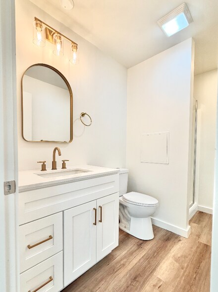 Building Photo - 6386-6386 Shelton Ct