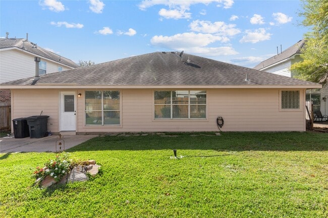 Building Photo - 17606 Forest Haven Trail