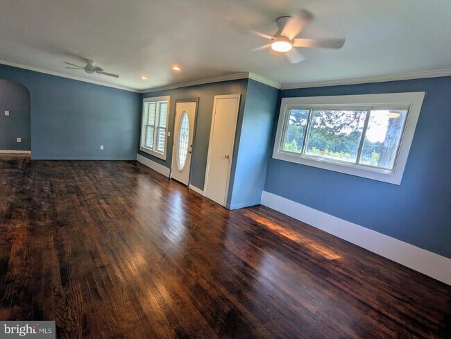 Building Photo - 2225 Williams Dr