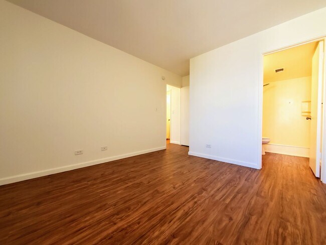 Building Photo - Available now | 2 bedroom, 2 bathroom cond...