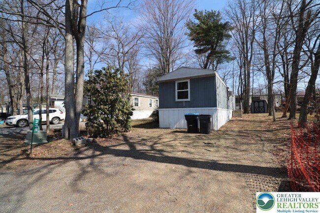 Building Photo - 238 Birchwood Ln