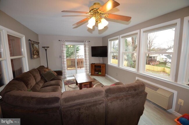 Building Photo - 6901 Stoneybrooke Ln